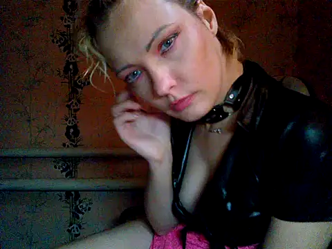 WildMissNiks online show from October 2025 09:06:02 AM