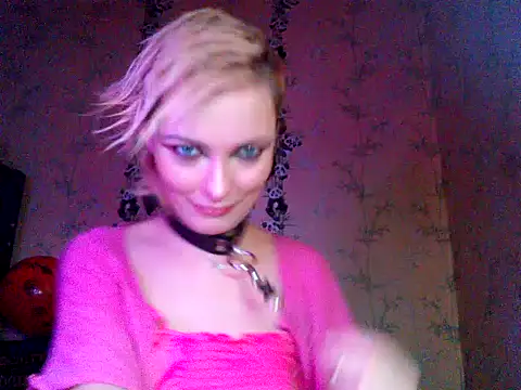 WildMissNiks online show from November 2025 09:44:02 AM
