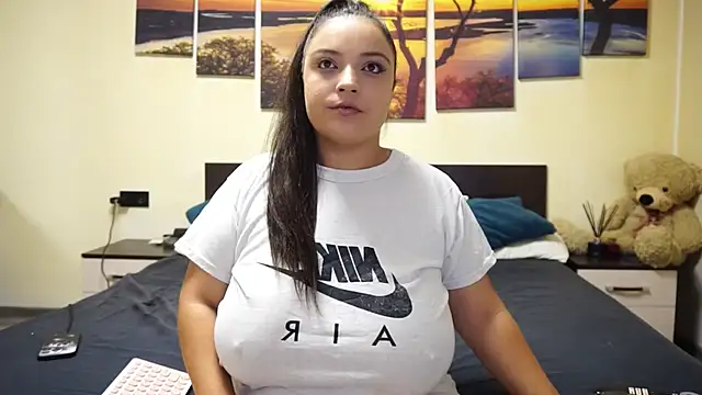 adelline online show from October 2025 08:52:01 PM