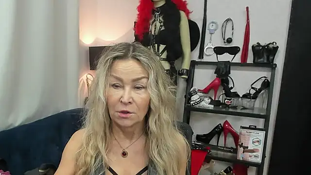 crystaLUX online show from December 2025 05:14:01 AM