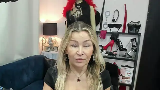 crystaLUX online show from April 2026 05:16:01 AM