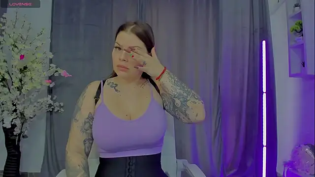Snapshot of Raven_Luna chatting on January 2025 07:25:01 AM Raven Luna online show from January 2025 07:25:01 AM