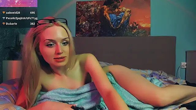 Snapshot of Linda_Roxy chatting on December 2024 06:37:02 PM Linda Roxy online show from December 2024 06:37:02 PM