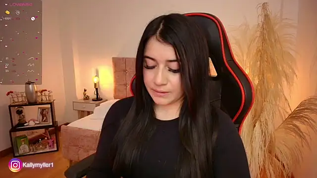 Snapshot of KallyMyller1 chatting on March 2025 07:21:02 PM KallyMyller1 online show from March 2025 07:21:02 PM