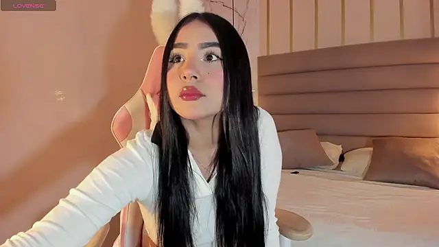 Snapshot of Mariana_sweetest chatting on March 2025 08:00:02 PM Mariana sweetest online show from March 2025 08:00:02 PM