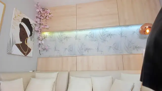 maryevans  online show from October 2025 12:44:02 PM