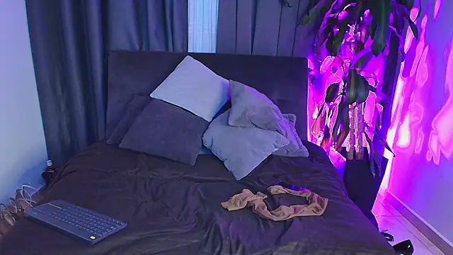 Snapshot of Aliciawonderxx chatting on March 2026 11:18:01 PM Aliciawonderxx online show from March 2026 11:18:01 PM