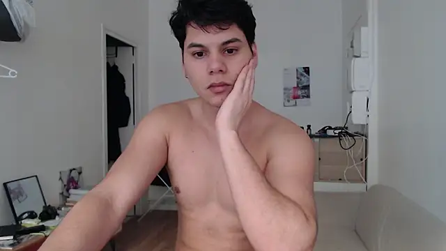 Snapshot of tomas_boy20 chatting on April 2026 05:47:01 PM tomas boy20 online show from April 2026 05:47:01 PM