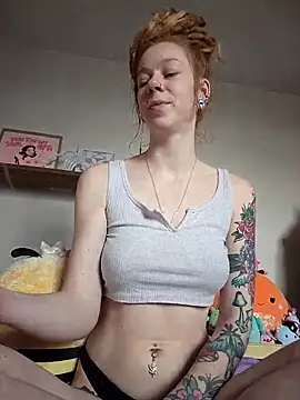 LucidLucy online show from March 2025 04:45:01 PM