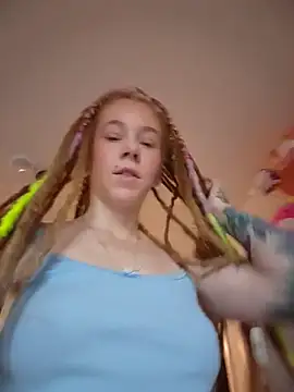 LucidLucy online show from October 2025 12:38:01 PM