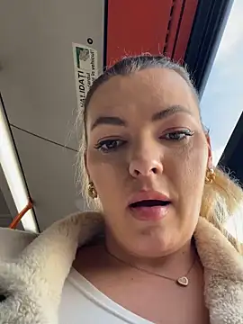 Snapshot of Dirtyfeelin chatting on March 2025 02:21:01 PM Dirtyfeelin online show from March 2025 02:21:01 PM