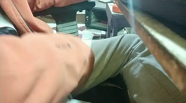 growing20yo online show from December 2024 01:45:01 AM