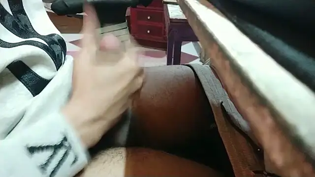 growing20yo online show from February 2025 10:49:02 PM