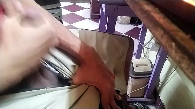 growing20yo online show from September 2025 10:23:01 PM