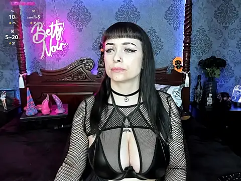 Snapshot of BettyNoir chatting on October 2025 06:31:01 PM BettyNoir online show from October 2025 06:31:01 PM