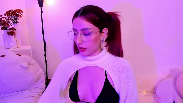 Anavi  online show from February 2025 11:47:02 PM