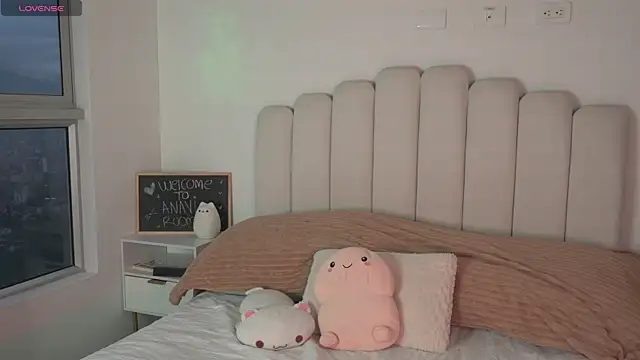 Anavi  online show from September 2025 10:56:02 PM