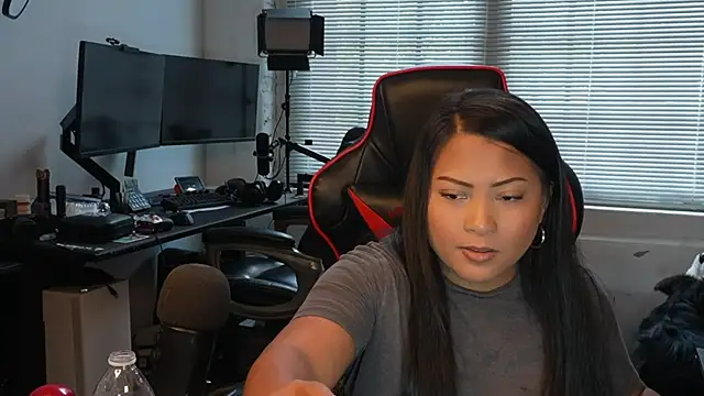 Bubbleliyah online show from April 2026 03:32:02 PM