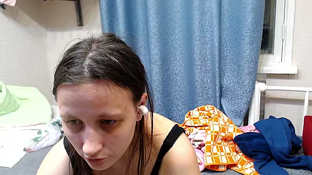 alisacucumber online show from November 2025 04:40:01 PM