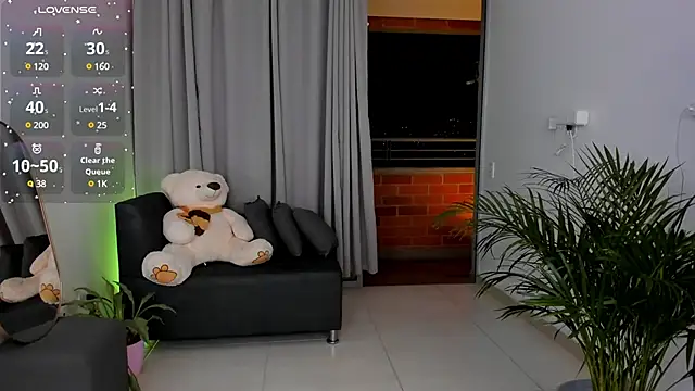 roxie gates  online show from February 2025 11:59:02 PM