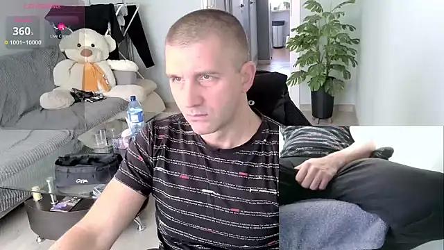 Snapshot of Maribor chatting on November 2025 01:00:02 PM Maribor online show from November 2025 01:00:02 PM