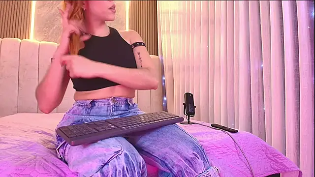 emyli sw  online show from February 2026 03:02:02 AM