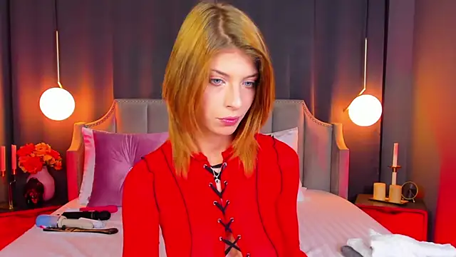 AdoraLynn online show from November 2025 07:48:02 PM