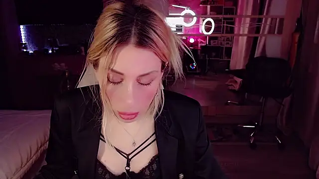 AnnieGOld  online show from January 2026 11:51:02 PM