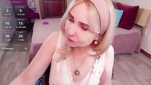 Snapshot of _unique_cam_ chatting on December 2024 08:22:01 AM unique cam online show from December 2024 08:22:01 AM