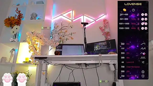 Elena-Marilyn online show from September 2025 07:35:01 PM