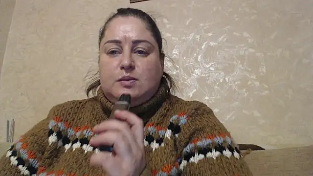 Snapshot of Amy_August chatting on December 2025 02:04:02 PM Amy August online show from December 2025 02:04:02 PM