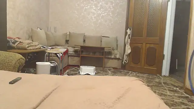 Amy August online show from March 2026 06:03:01 PM