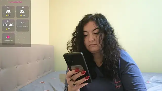 Snapshot of BBW_MILF_4U chatting on February 2025 12:37:01 PM BBW MILF 4U online show from February 2025 12:37:01 PM