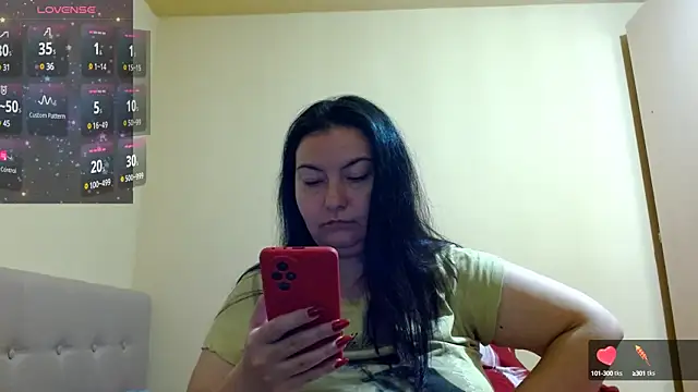 Snapshot of BBW_MILF_4U chatting on March 2025 08:28:01 PM BBW MILF 4U online show from March 2025 08:28:01 PM