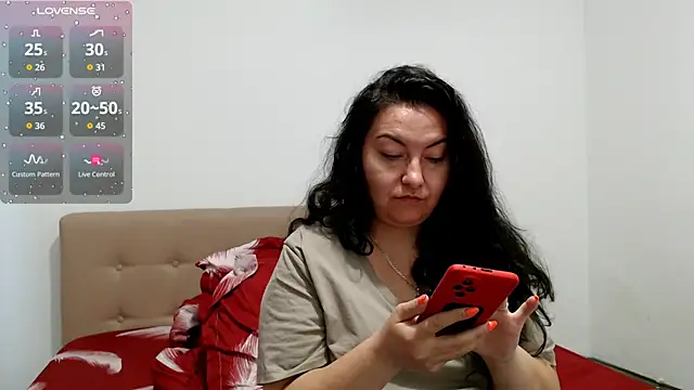 Snapshot of BBW_MILF_4U chatting on September 2025 05:40:01 AM BBW MILF 4U online show from September 2025 05:40:01 AM