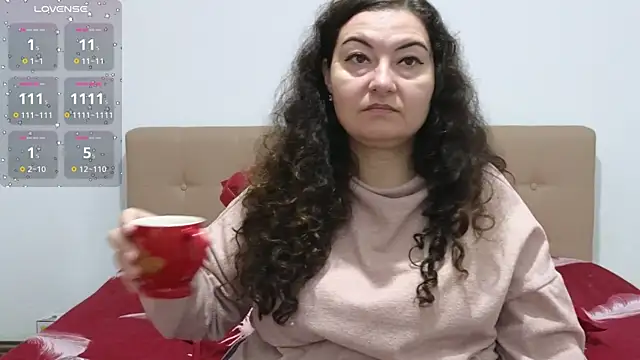 Snapshot of BBW_MILF_4U chatting on November 2025 06:35:01 AM BBW MILF 4U online show from November 2025 06:35:01 AM