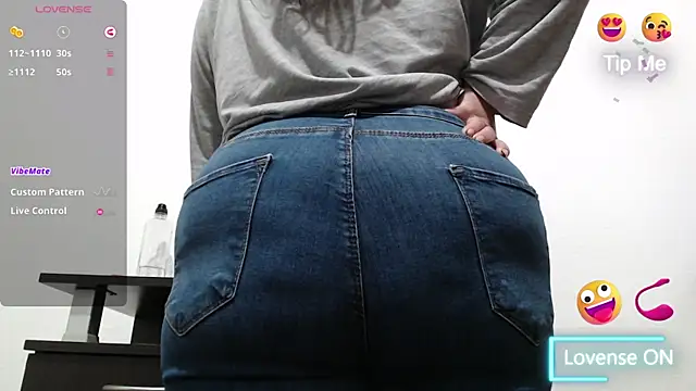 Snapshot of BBW_MILF_4U chatting on November 2025 09:34:01 AM BBW MILF 4U online show from November 2025 09:34:01 AM