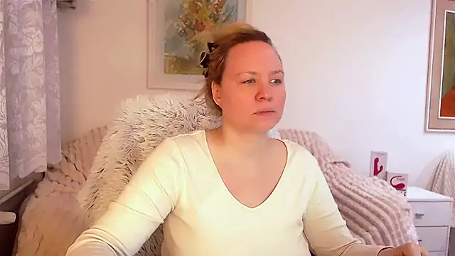 Sarah4you online show from February 2025 09:35:02 PM