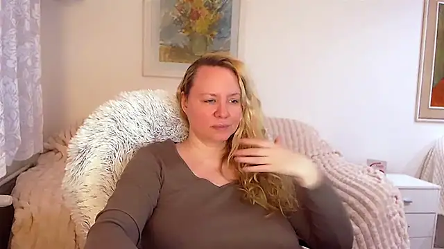 Sarah4you online show from February 2025 04:23:02 PM