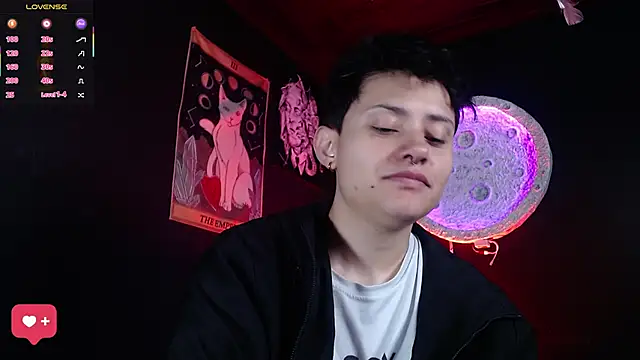 girl intense444 online show from April 2026 01:06:02 PM