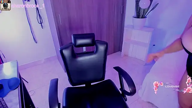 Snapshot of sharon_1 chatting on October 2025 03:39:02 AM sharon 1 online show from October 2025 03:39:02 AM