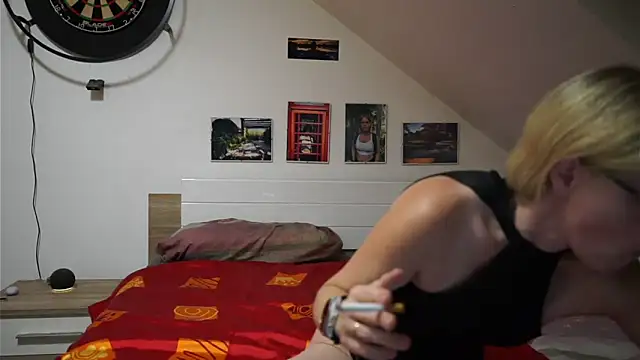 Snapshot of Moistdevil chatting on November 2025 04:11:02 PM Moistdevil online show from November 2025 04:11:02 PM