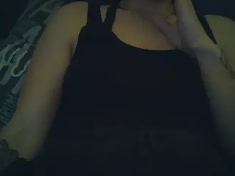 Snapshot of geilmeisje98 chatting on December 2024 07:52:02 PM geilmeisje98 online show from December 2024 07:52:02 PM