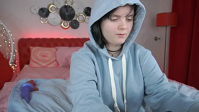 LittleShyy online show from January 2025 01:02:01 PM