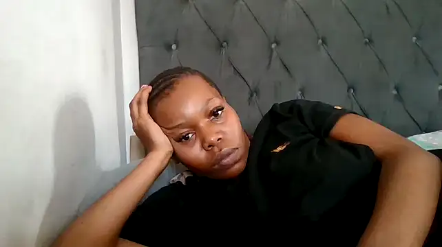 Snapshot of cherryontopy chatting on February 2025 07:44:02 AM cherryontopy online show from February 2025 07:44:02 AM