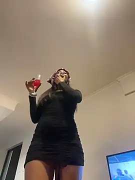 Snapshot of cherryontopy chatting on April 2026 11:46:01 PM cherryontopy online show from April 2026 11:46:01 PM