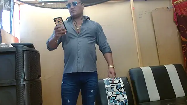 Snapshot of hardrock982 chatting on February 2025 01:39:01 PM hardrock982 online show from February 2025 01:39:01 PM