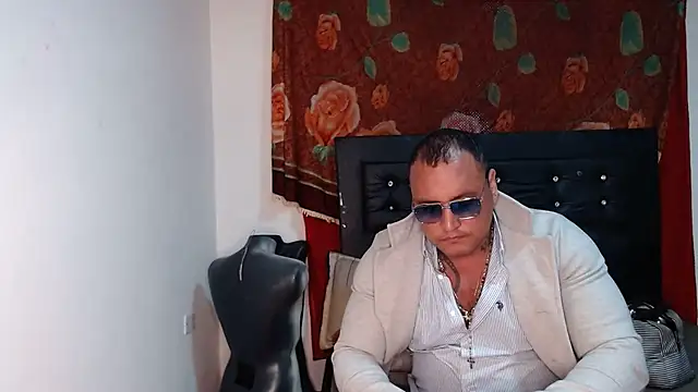 Snapshot of hardrock982 chatting on December 2025 02:23:02 PM hardrock982 online show from December 2025 02:23:02 PM