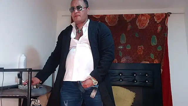 Snapshot of hardrock982 chatting on January 2026 04:00:02 PM hardrock982 online show from January 2026 04:00:02 PM