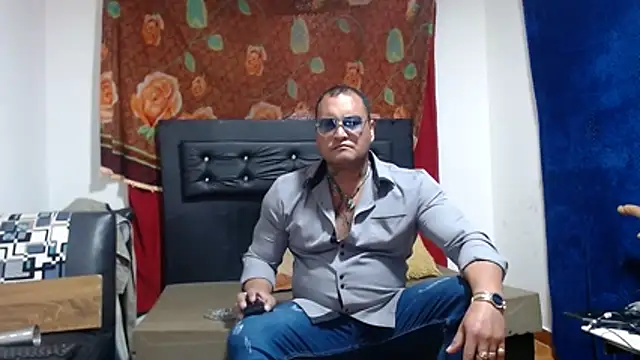 Snapshot of hardrock982 chatting on January 2026 02:30:02 PM hardrock982 online show from January 2026 02:30:02 PM